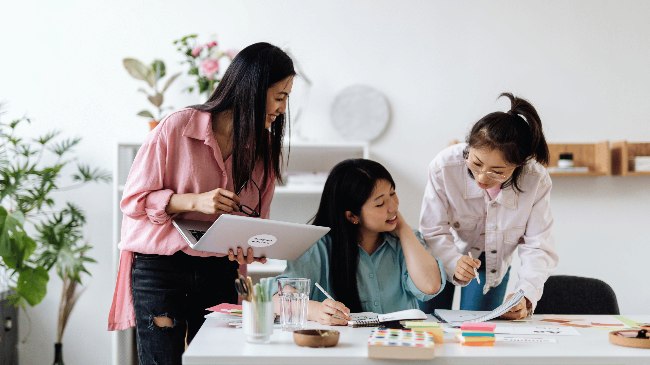 Editorial photo illustrating: Simplify employee relocation with a global mobility platform.