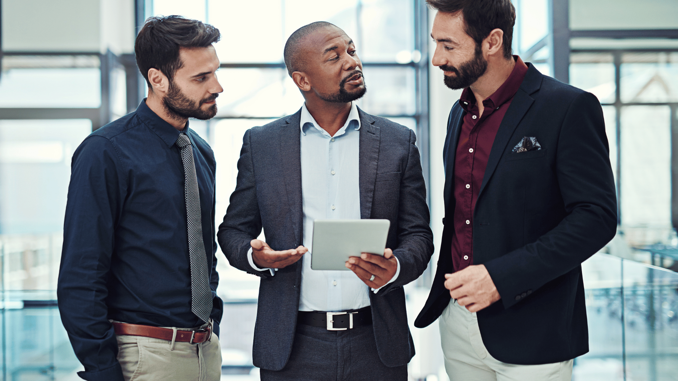 Editorial photo illustrating: Cloud mobility platforms: 5 key HR benefits in 2026.